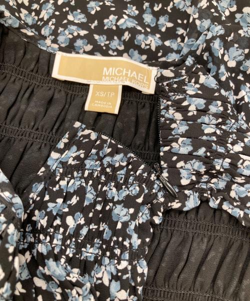 MICHAEL KORS（マイケルコース）MICHAEL KORS (マイケルコース) フローラルプリント スモック ジョーゼット マキシ ドレス MS582VFH81 ブラック×ブルー サイズ:XSの古着・服飾アイテム