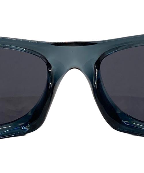 OAKLEY（オークリー）OAKLEY (オークリー) MONSTER DOG サングラス　05-012 グレー サイズ:55□20の古着・服飾アイテム
