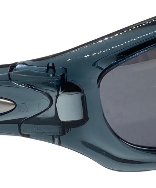 OAKLEY（オークリー）OAKLEY (オークリー) MONSTER DOG サングラス　05-012 グレー サイズ:55□20の古着・服飾アイテム