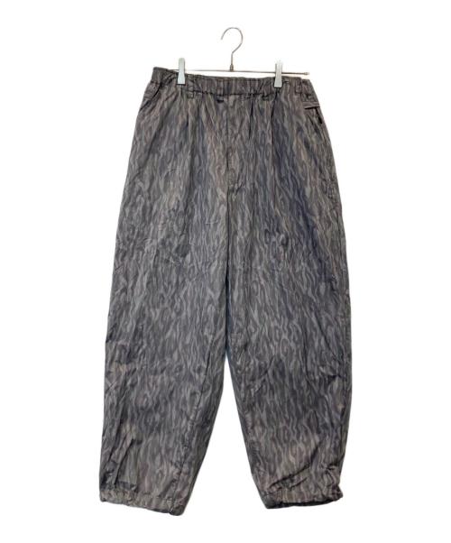 JUGEM（ジュゲム）JUGEM (ジュゲム) ACTIVE EASY SHELL PRT PANTS アクティブ イージー シェル プリント パンツ 4F1-3-014-0126 グレー サイズ:Mの古着・服飾アイテム