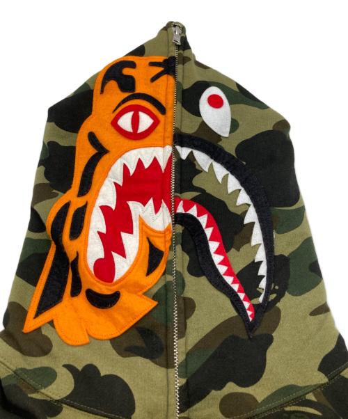 A BATHING APE（アベイシングエイプ）A BATHING APE (アベイシングエイプ) READYMADE (レディメイド) タイガーシャーク フルジップフーディ　001ZPH231905X カーキ サイズ:Lの古着・服飾アイテム