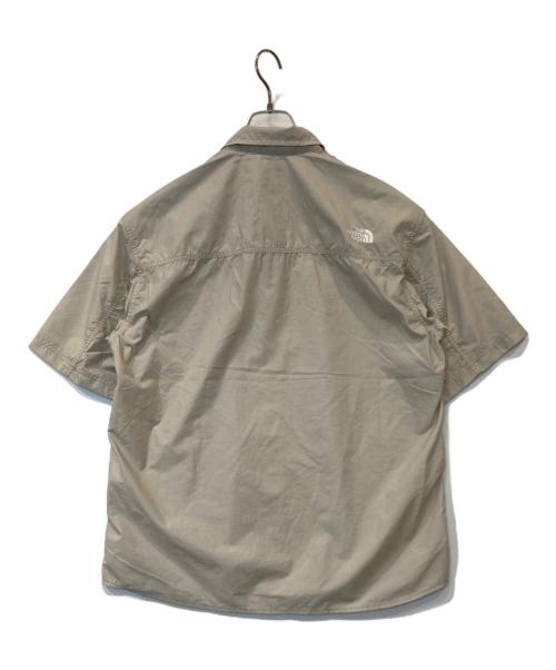 THE NORTH FACE（ザ ノース フェイス）THE NORTH FACE (ザ ノース フェイス) ショートスリーブヌプシシャツ NR22650 ベージュ サイズ:Mの古着・服飾アイテム