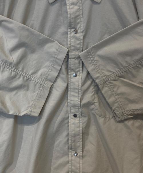 THE NORTH FACE（ザ ノース フェイス）THE NORTH FACE (ザ ノース フェイス) ショートスリーブヌプシシャツ NR22650 ベージュ サイズ:Mの古着・服飾アイテム