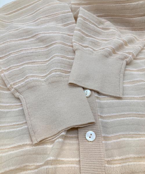 MACPHEE（マカフィー）MACPHEE (マカフィー) シアーヤーンボーダー Vネックカーディガン 12024202403 ベージュ サイズ:Sの古着・服飾アイテム