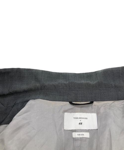 TOGA ARCHIVES（トーガアーカイブス）TOGA ARCHIVES (トーガアーカイブス) H&M (エイチアンドエム) ビジュー装飾テーラードジャケット グレー サイズ:Sの古着・服飾アイテム
