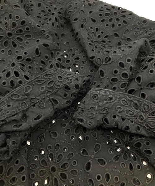 BALLSEY（ボールジィ）BALLSEY (ボールジィ) サークルフラワーエンブロイダリー キーネックブラウス 11-01-32-01203 ブラック サイズ:36の古着・服飾アイテム