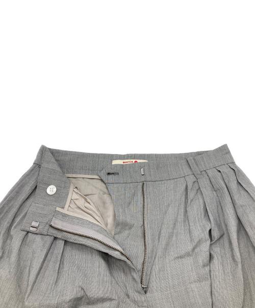 BACCA（バッカ）BACCA (バッカ) ヘアライン タックワイドパンツ 35-04-21-04151 グレー サイズ:34の古着・服飾アイテム