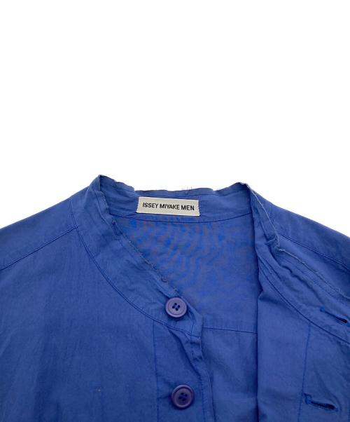 ISSEY MIYAKE MEN（イッセイミヤケメン）ISSEY MIYAKE MEN (イッセイミヤケメン) コンデンス加工 切りっぱなしデザインシャツ ME01-FJ018 ブルー サイズ:2の古着・服飾アイテム
