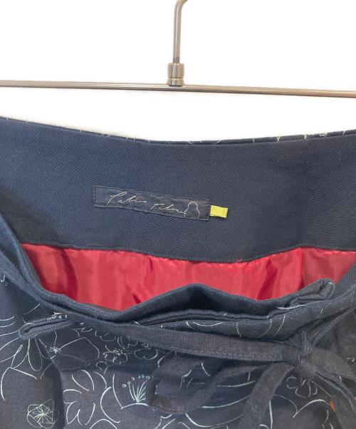 Pal'las Palace（パラスパレス）Pal'las Palace (パラスパレス) インディゴ染めフラワープリントスカート ネイビーの古着・服飾アイテム