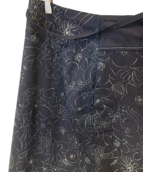Pal'las Palace（パラスパレス）Pal'las Palace (パラスパレス) インディゴ染めフラワープリントスカート ネイビーの古着・服飾アイテム