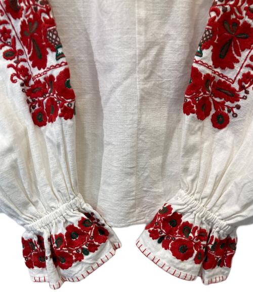 freada（フリーダ）freada (フリーダ) インドギャザースリーブ刺繍スモックブラウス　233-3004 アイボリー サイズ:FREE 未使用品の古着・服飾アイテム