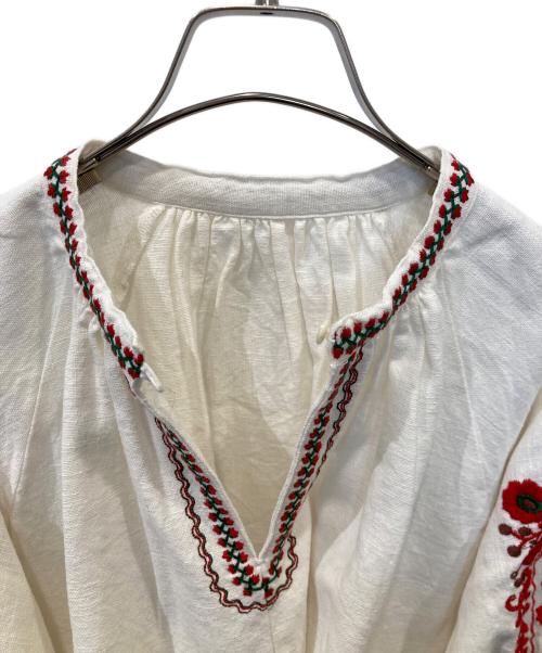 freada（フリーダ）freada (フリーダ) インドギャザースリーブ刺繍スモックブラウス　233-3004 アイボリー サイズ:FREE 未使用品の古着・服飾アイテム