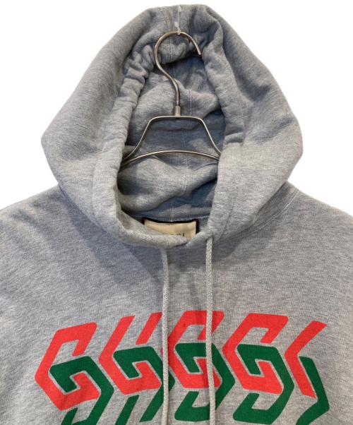 GUCCI（グッチ）GUCCI (グッチ) チェーンロゴパーカー 715911 XJEUM グレー サイズ:Mの古着・服飾アイテム