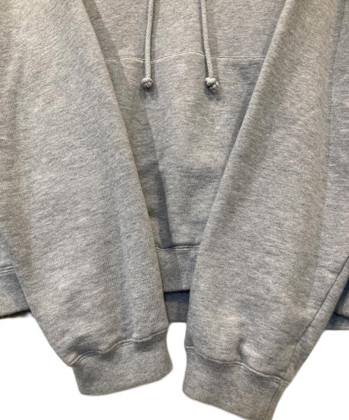 GUCCI（グッチ）GUCCI (グッチ) チェーンロゴパーカー 715911 XJEUM グレー サイズ:Mの古着・服飾アイテム