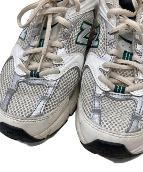 NEW BALANCE（ニューバランス）NEW BALANCE (ニューバランス) ローカットスニーカ MR530SX ホワイト×グリーン サイズ:23cmの古着・服飾アイテム