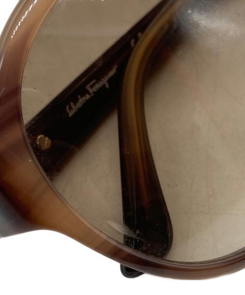 Salvatore Ferragamo（サルヴァトーレ フェラガモ）Salvatore Ferragamo (サルヴァトーレ フェラガモ) サングラス　SF804SA サイズ:56口16の古着・服飾アイテム