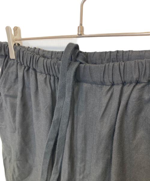 yokosakamoto（ヨウコサカモト）YOKOSAKAMOTO (ヨウコサカモト) RELAX EASY PANTS　YS-26SS-51 ブラック サイズ:Mの古着・服飾アイテム