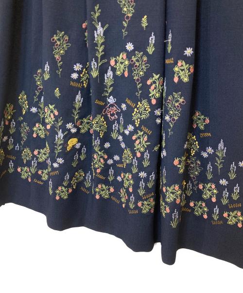 Jolly Poupee（ジョリープッペ）jolly poupee (ジョリープッペ) 花柄スカート 82043-401 ネイビー サイズ:38 未使用品の古着・服飾アイテム