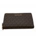 MICHAEL KORS（マイケルコース）の古着「ジェットセットトラベルスマートフォンリストレット 35F8GTVW9B」｜ブラウン