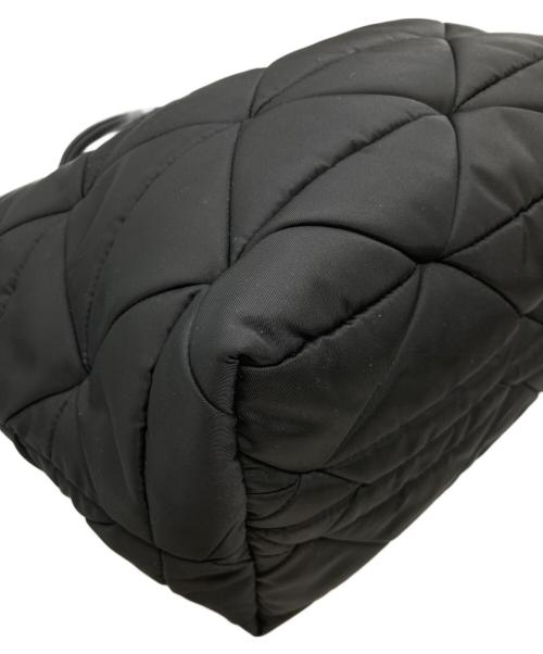 PRADA（プラダ）PRADA (プラダ) ミディアム パデッド Re-Nylon xレザー トートバッグ 1BG436 ブラックの古着・服飾アイテム