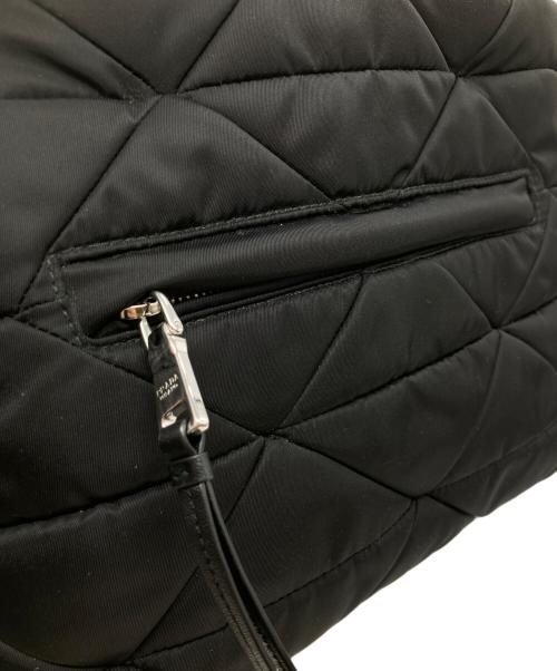 PRADA（プラダ）PRADA (プラダ) ミディアム パデッド Re-Nylon xレザー トートバッグ 1BG436 ブラックの古着・服飾アイテム