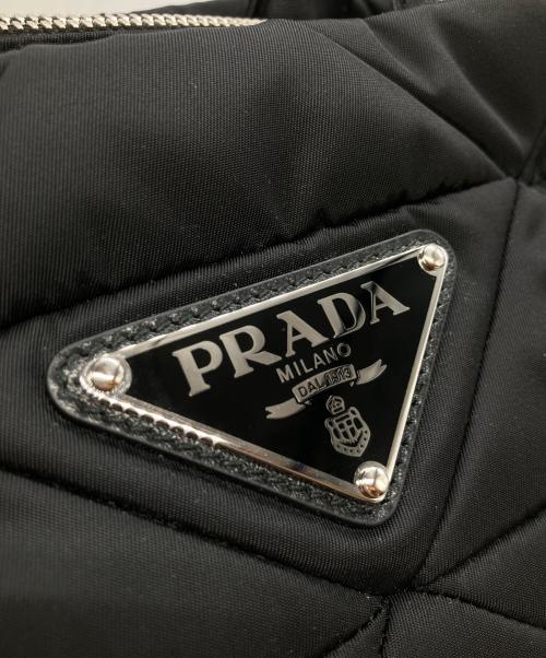 PRADA（プラダ）PRADA (プラダ) ミディアム パデッド Re-Nylon xレザー トートバッグ 1BG436 ブラックの古着・服飾アイテム