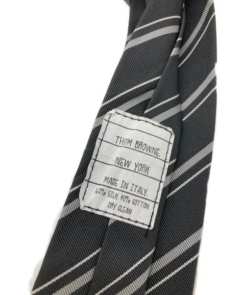 THOM BROWNE. NEW YORK（トムブラウン ニューヨーク）THOM BROWNE. NEW YORK (トムブラウン ニューヨーク) ネクタイ グレー サイズ:不明の古着・服飾アイテム