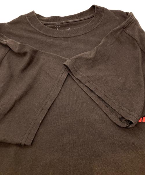 Travis Scott（トラヴィススコット）TRAVIS SCOTT (トラヴィススコット) JORDAN BRAND (ジョーダン ブランド) Tシャツ ブラウン サイズ:Mの古着・服飾アイテム