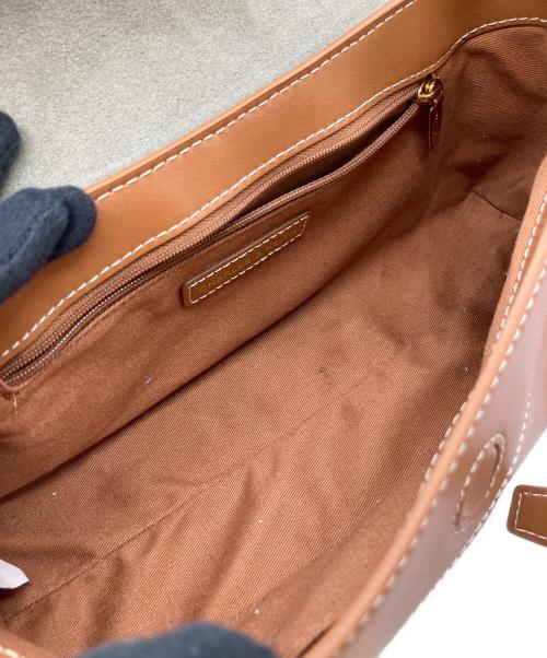 CHARLES & KEITH（チャールズアンドキース）CHARLES & KEITH (チャールズアンドキース) Nasrin ジオメトリックショルダーバッグ ブラウンの古着・服飾アイテム