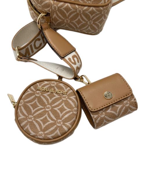 MICHAEL KORS（マイケルコース）MICHAEL KORS (マイケルコース) JET SET ITEM クロスボディバッグ ベージュの古着・服飾アイテム