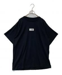 MM6 Maison Margiela（エムエムシックスメゾンマルジェラ）の古着「ナンバーロゴ クルーネックT S52GC0267 S24312」｜ブラック