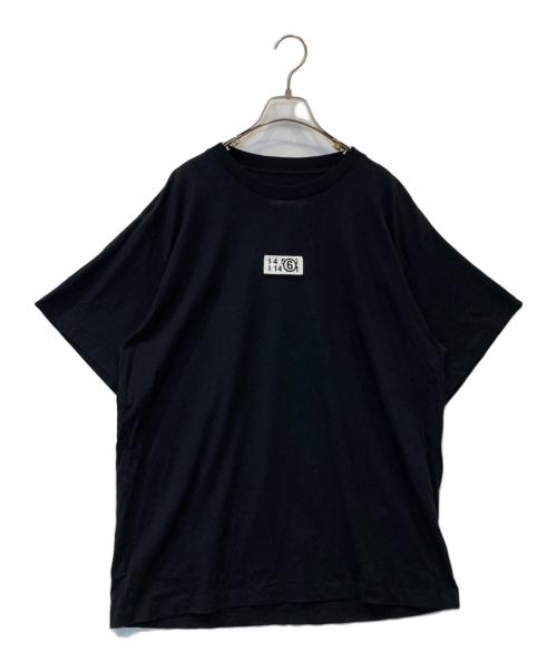 MM6 Maison Margiela（エムエムシックスメゾンマルジェラ）MM6 Maison Margiela (エムエムシックスメゾンマルジェラ) ナンバーロゴ クルーネックT S52GC0267 S24312 ブラック サイズ:Sの古着・服飾アイテム