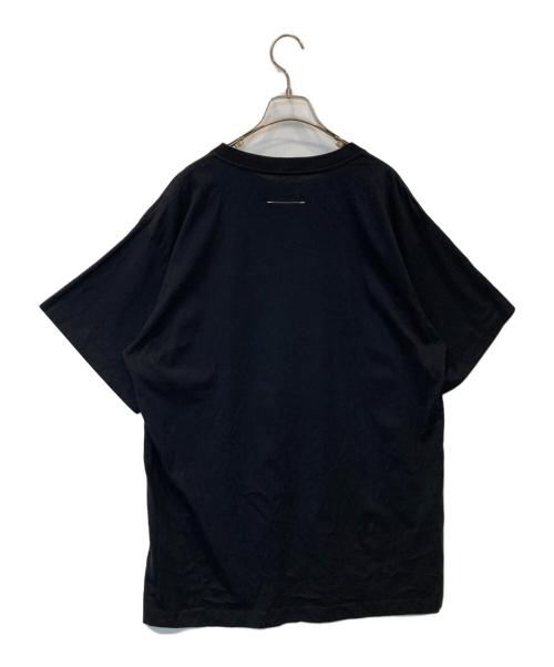 MM6 Maison Margiela（エムエムシックスメゾンマルジェラ）MM6 Maison Margiela (エムエムシックスメゾンマルジェラ) ナンバーロゴ クルーネックT S52GC0267 S24312 ブラック サイズ:Sの古着・服飾アイテム
