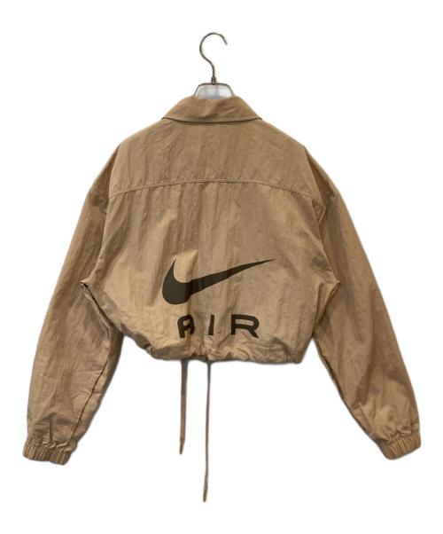NIKE（ナイキ）NIKE (ナイキ) WMNS NSW AIR WOVEN MOD CROP JACKET 	FB8078-200 ベージュ サイズ:XSの古着・服飾アイテム
