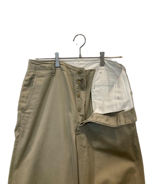 COMOLI（コモリ）COMOLI (コモリ) KHAKI CHINO PANTS カーキ チノ パンツ Z01-03014 ベージュ サイズ:2の古着・服飾アイテム