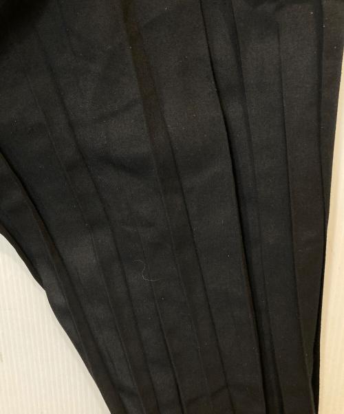 ISSEY MIYAKE MEN（イッセイミヤケメン）ISSEY MIYAKE MEN (イッセイミヤケメン) 裾プリーツテーパードパンツ　ME81FF251 ブラック サイズ:5の古着・服飾アイテム