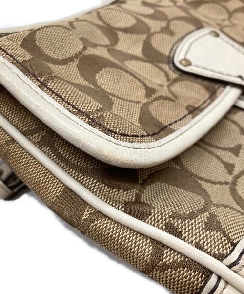 COACH（コーチ）COACH (コーチ) シグネチャーショルダーバッグ 10556 ベージュの古着・服飾アイテム