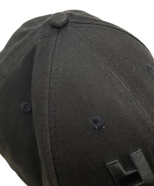Saint Laurent Paris（サンローランパリ）Saint Laurent Paris (サンローランパリ) New Era (ニューエラ) YSLロゴキャップ 677333 ブラックの古着・服飾アイテム