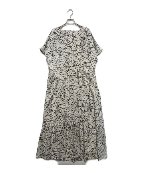 UN3D.（アンスリード）UN3D. (アンスリード) バックオープンワンピース アイボリー サイズ:SIZE38の古着・服飾アイテム