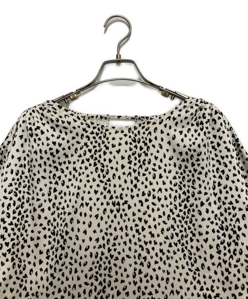 UN3D.（アンスリード）UN3D. (アンスリード) バックオープンワンピース アイボリー サイズ:SIZE38の古着・服飾アイテム