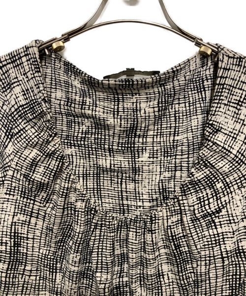 Max Mara WEEK END LINE（マックスマーラ ウイークエンドライン）Max Mara WEEK END LINE (マックスマーラ ウイークエンドライン) 総柄ブラウス ブラック×ベージュ サイズ:Sの古着・服飾アイテム