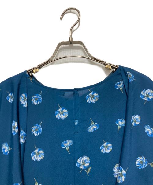 INDIVI（インディヴィ）INDIVI (インディヴィ) アシメ切り替えフラワーワンピース ブルー サイズ:不明の古着・服飾アイテム