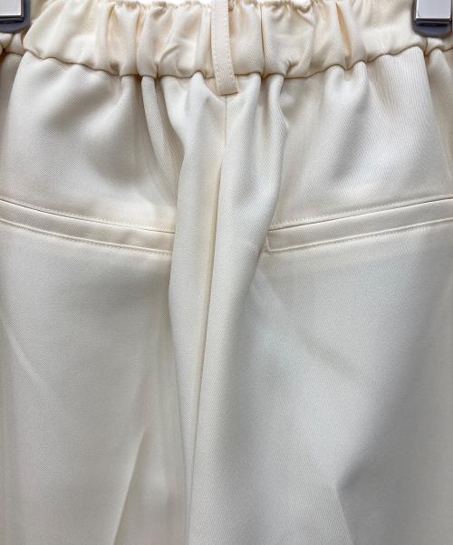 machatt（マチャット）machatt (マチャット) センタープレスパンツ アイボリー サイズ:SIZE 36の古着・服飾アイテム