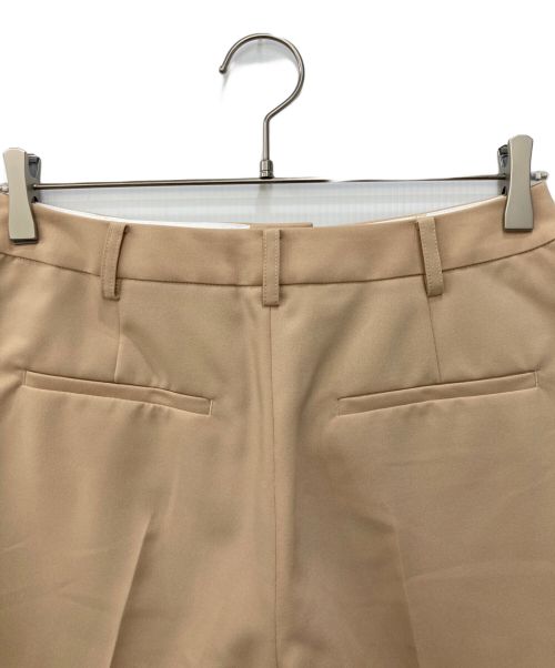 ETRE TOKYO（エトレトウキョウ）ETRE TOKYO (エトレトウキョウ) センタープレスバミューダパンツ ベージュ サイズ:Sの古着・服飾アイテム