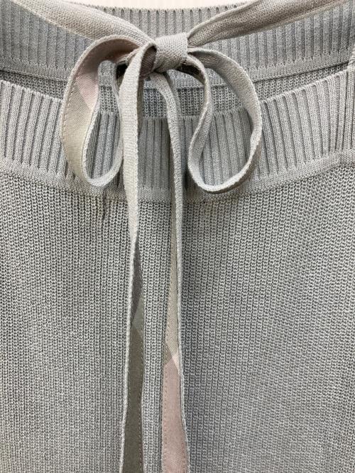 BLUE LABEL CRESTBRIDGE（ブルーレーベルクレストブリッジ）BLUE LABEL CRESTBRIDGE (ブルーレーベルクレストブリッジ) 半袖ニット グレー サイズ:SIZE 38の古着・服飾アイテム