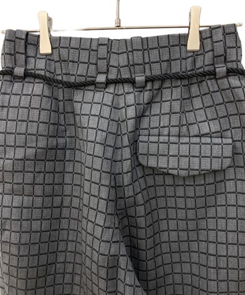 ETHOSENS（エトセンス）ETHOSENS (エトセンス) Tile pin tuck slacks　タイル ピンタック スラックス グレー サイズ:SIZE0の古着・服飾アイテム