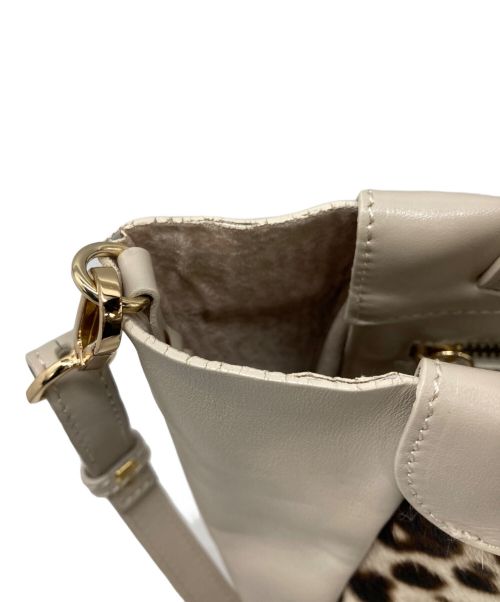 CHRISTIAN VILLA（クリスチャンヴィラ）CHRISTIAN VILLA (クリスチャンヴィラ) 2WAYショルダーバッグ ベージュの古着・服飾アイテム