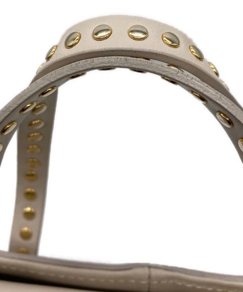 CHRISTIAN VILLA（クリスチャンヴィラ）CHRISTIAN VILLA (クリスチャンヴィラ) スタッズハンドルバッグ ベージュの古着・服飾アイテム