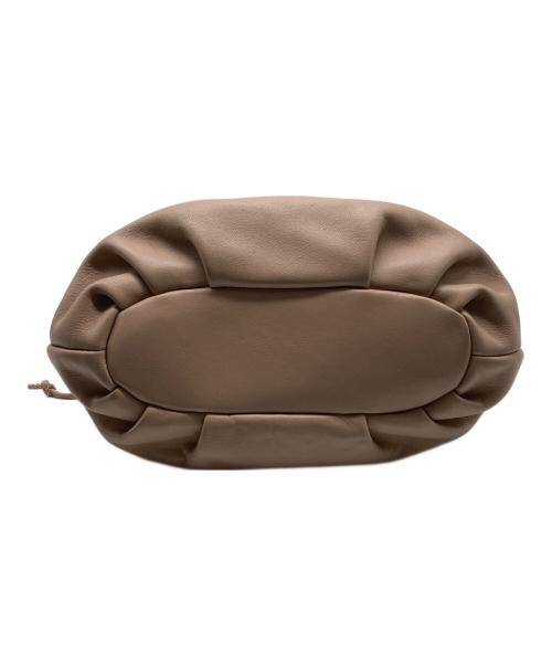 HEREU（ヘリュー）HEREU (ヘリュー) Bombonショルダーバッグ ベージュの古着・服飾アイテム