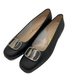 Salvatore Ferragamo（サルヴァトーレ フェラガモ）の古着「ヴァラパンプス」｜ブラック